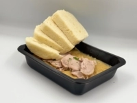 Pečené mäso, dusená kapusta, knedle