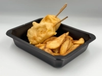 XXL syrový špíz s kuracou šunkou, opekané zemiaky, tatárska omáčka